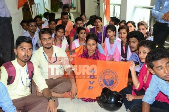 ABVP teaches lesson to BJP meaning of â€˜Changeâ€™